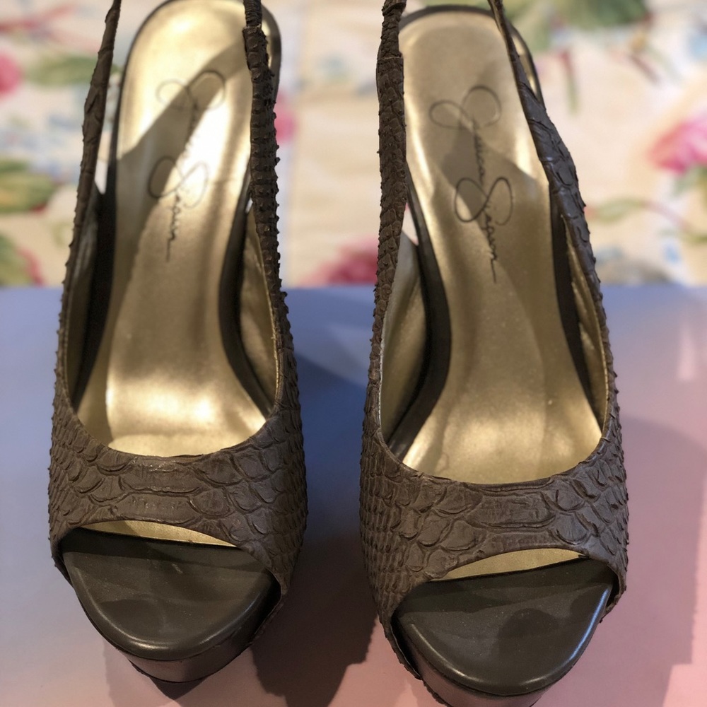 Grey patterned Jessica Simpson heels!